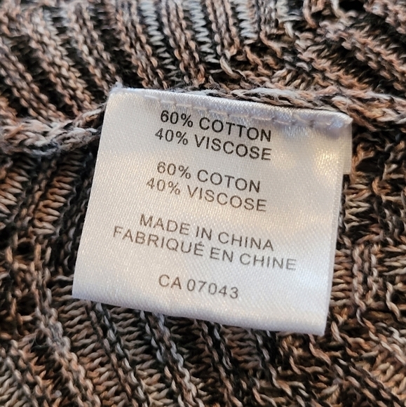 BELLDINI Open Sweater, Long Cut Hem, Cut-Out on the Boddess, Size XL - Picture 12 of 15